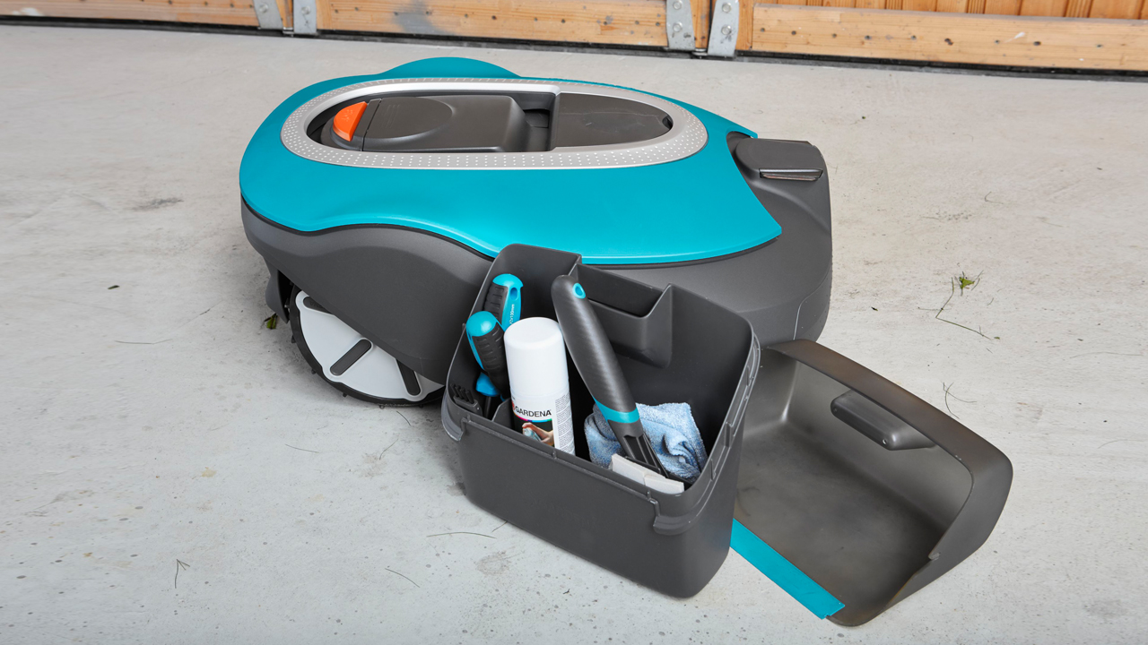 Alternativ bild 1 för Gardena Underhålls- och rengöringssats för robotgräsklippare