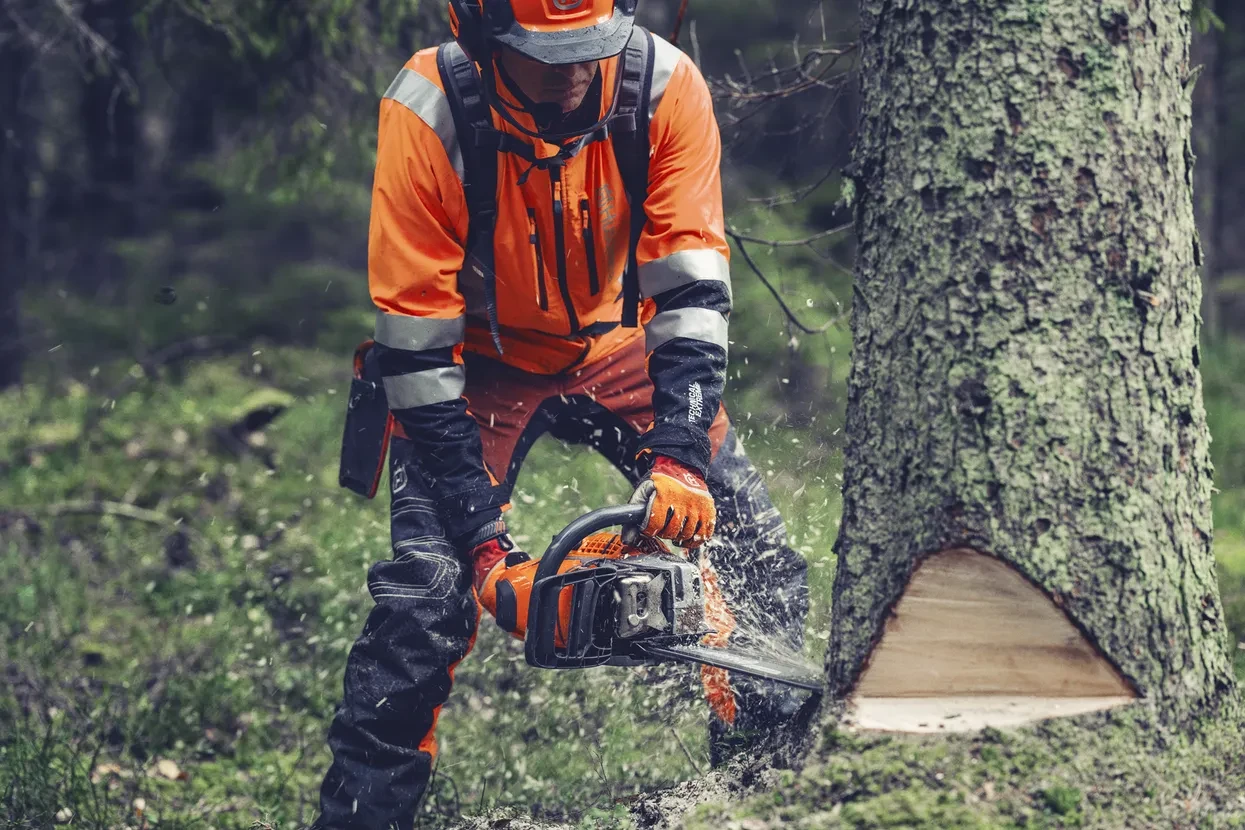 husqvarna 564 xp g fuel inject motorsag in action