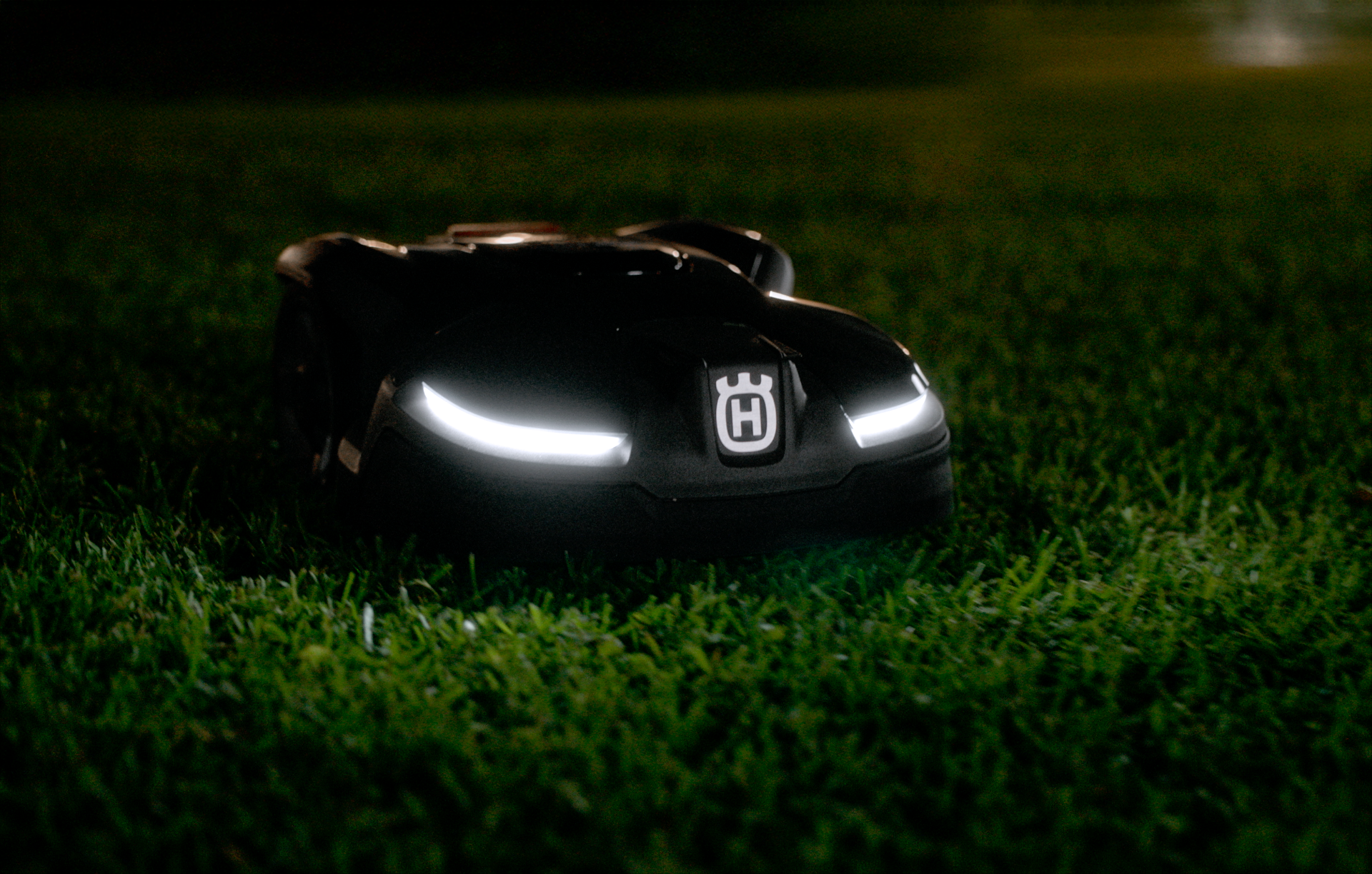 husqvarna automower dark